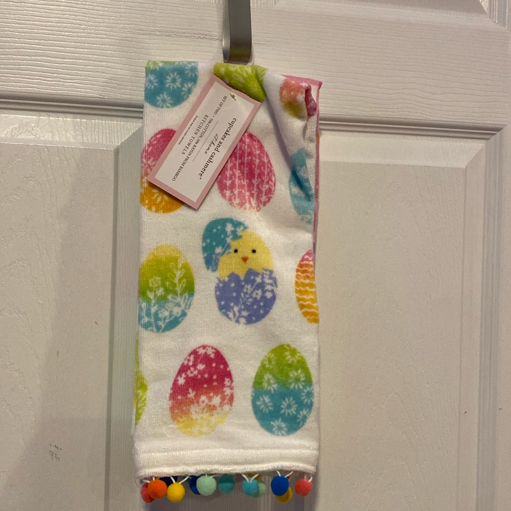 BNWT Cupcakes and Cashmere Easter Egg Pom Pom Kitchel Towels 2 Pack